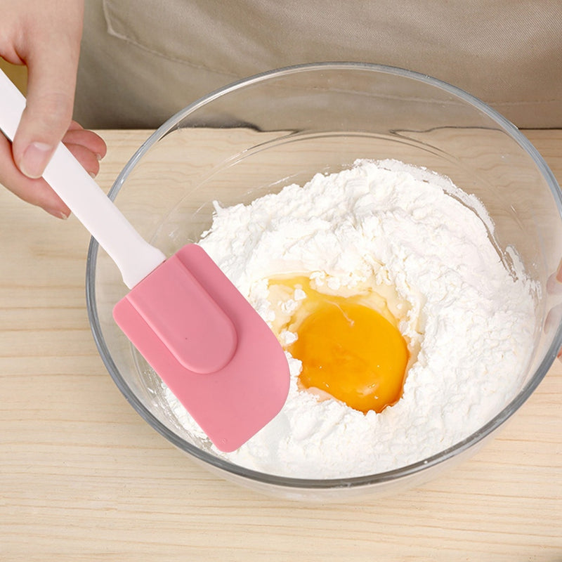 Silicon Spatula with plastic handle Mila Kitchen Ghana (www.milakitchen.com)