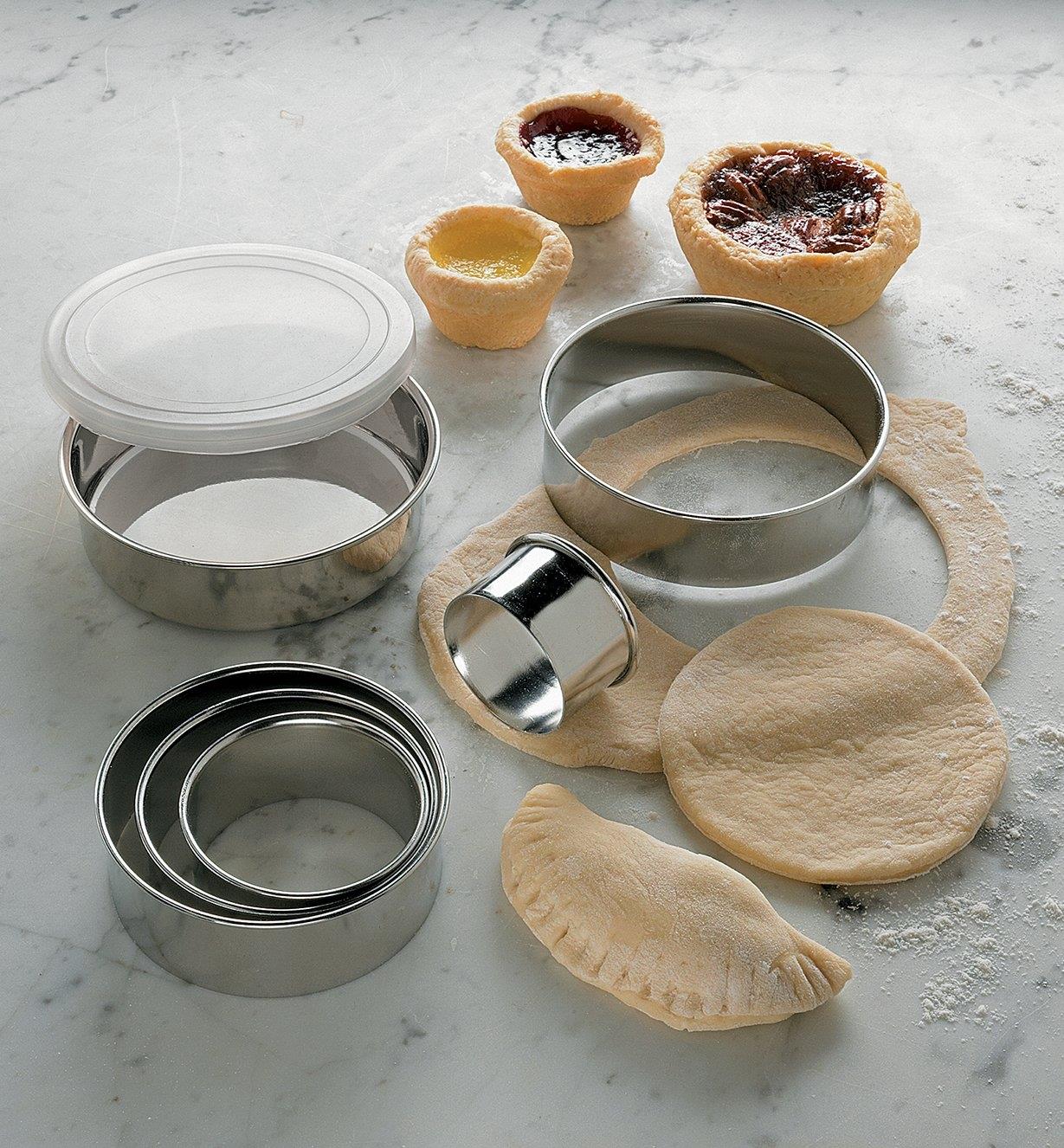 Round Cutter Set - 10pcs plain Mila Kitchen Ghana (www.milakitchen.com)